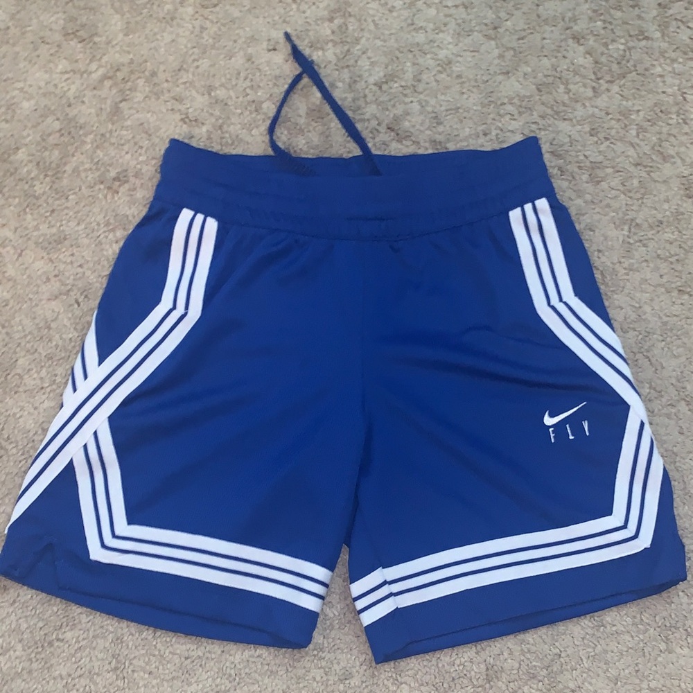 Girls Nike Fly basketball shorts